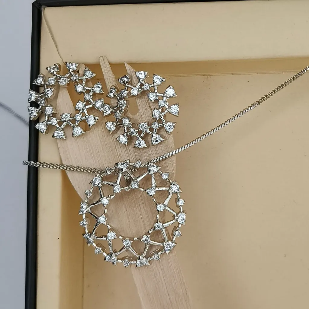 [PSS001] Crystal Web Halo Pendant Set