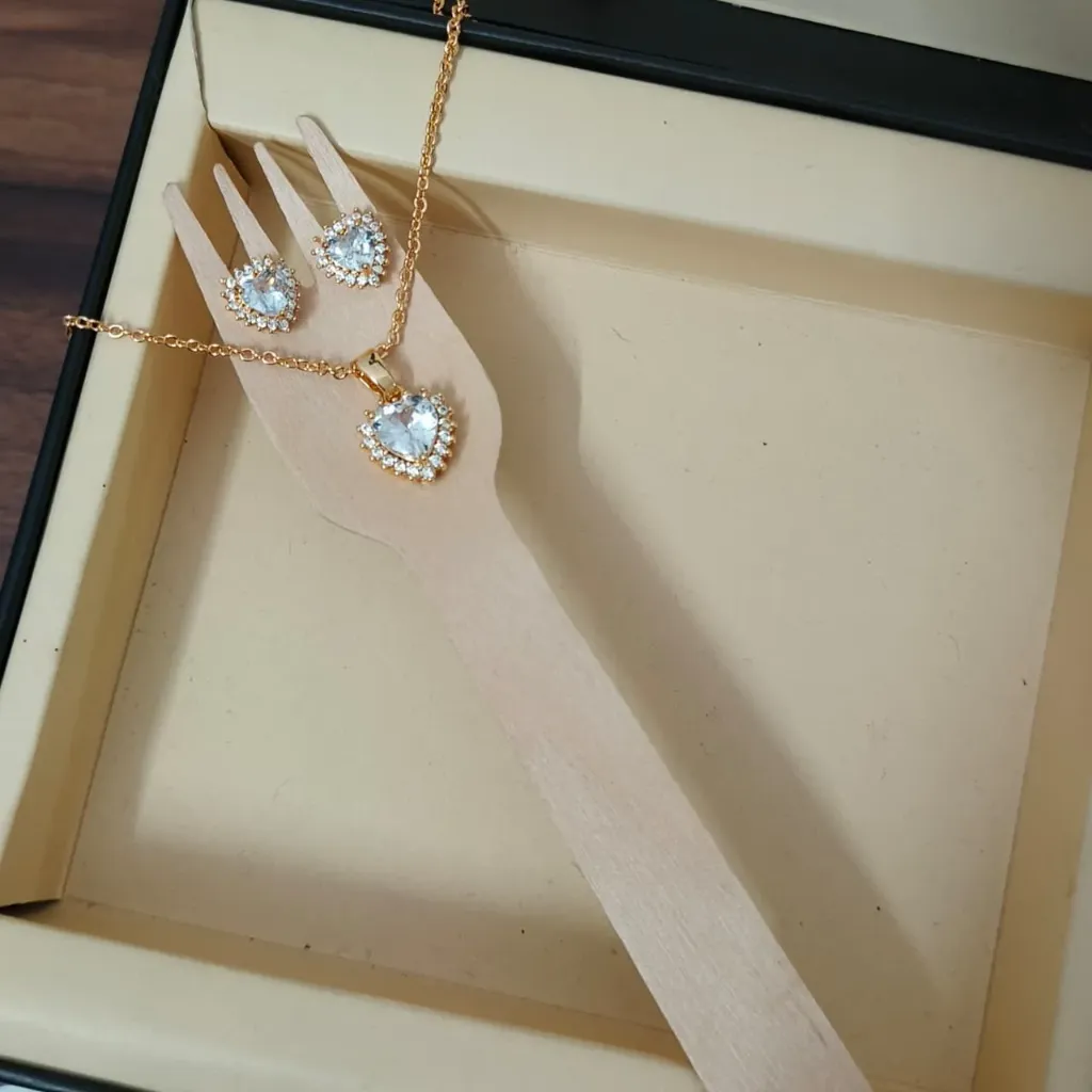 [PSG009] Celeste Heart Radiance Anti-Tarnish Pendant Set