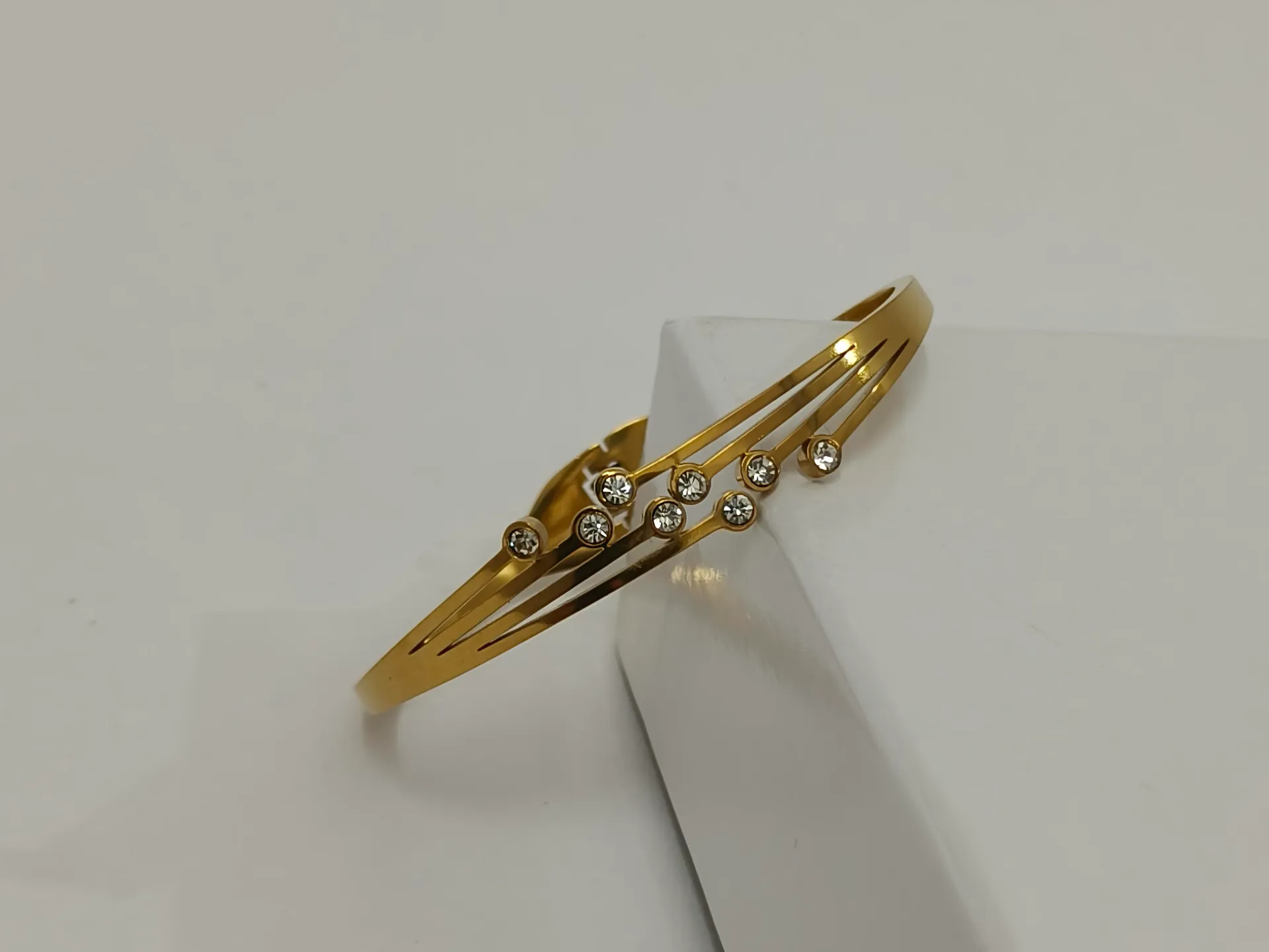 Crystal Flow Anti Tarnish Bracelet – Gold Finish