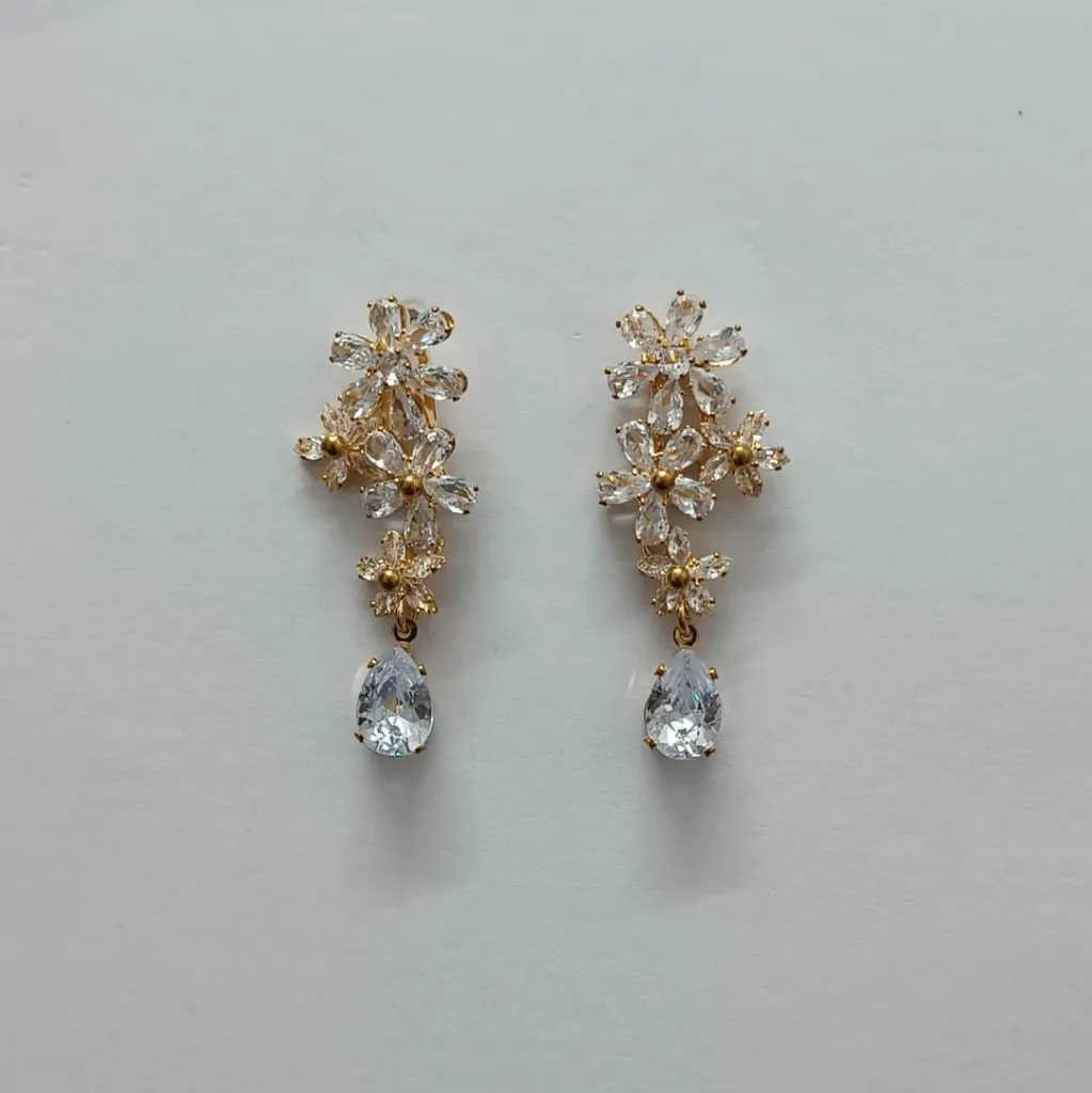 [ATEG045] Floral Crystal Drop Earrings – Anti Tarnish