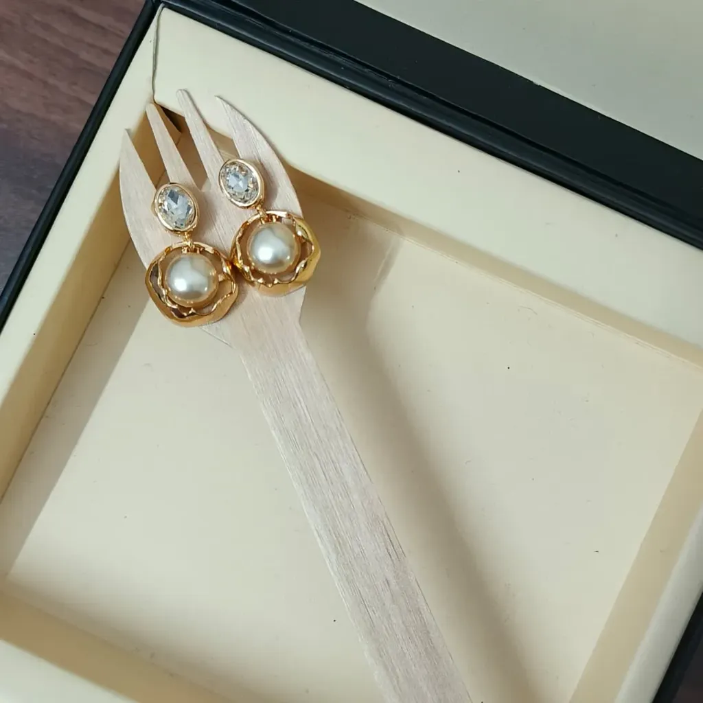 [ATEG046] Pearl Bloom Drop Earrings – Anti Tarnish