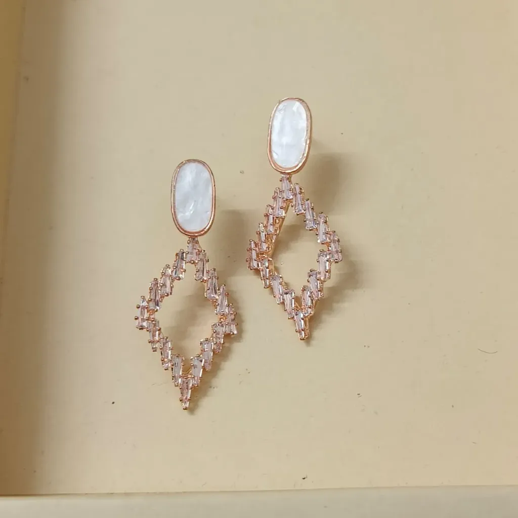 [ATERG007] Crystal Diamond Drop Earrings