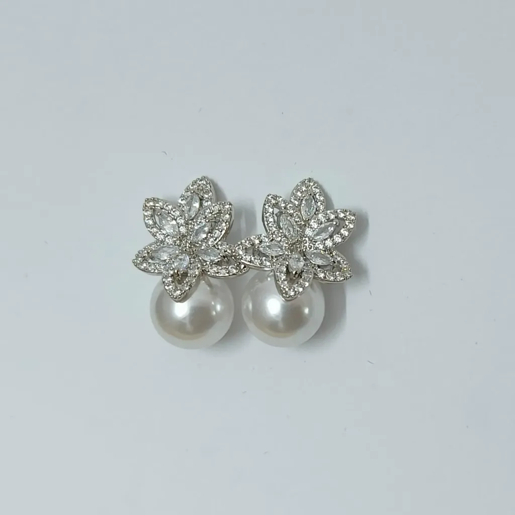 [ATES001] Crystal Bloom Pearl Stud Earrings – Anti Tarnish