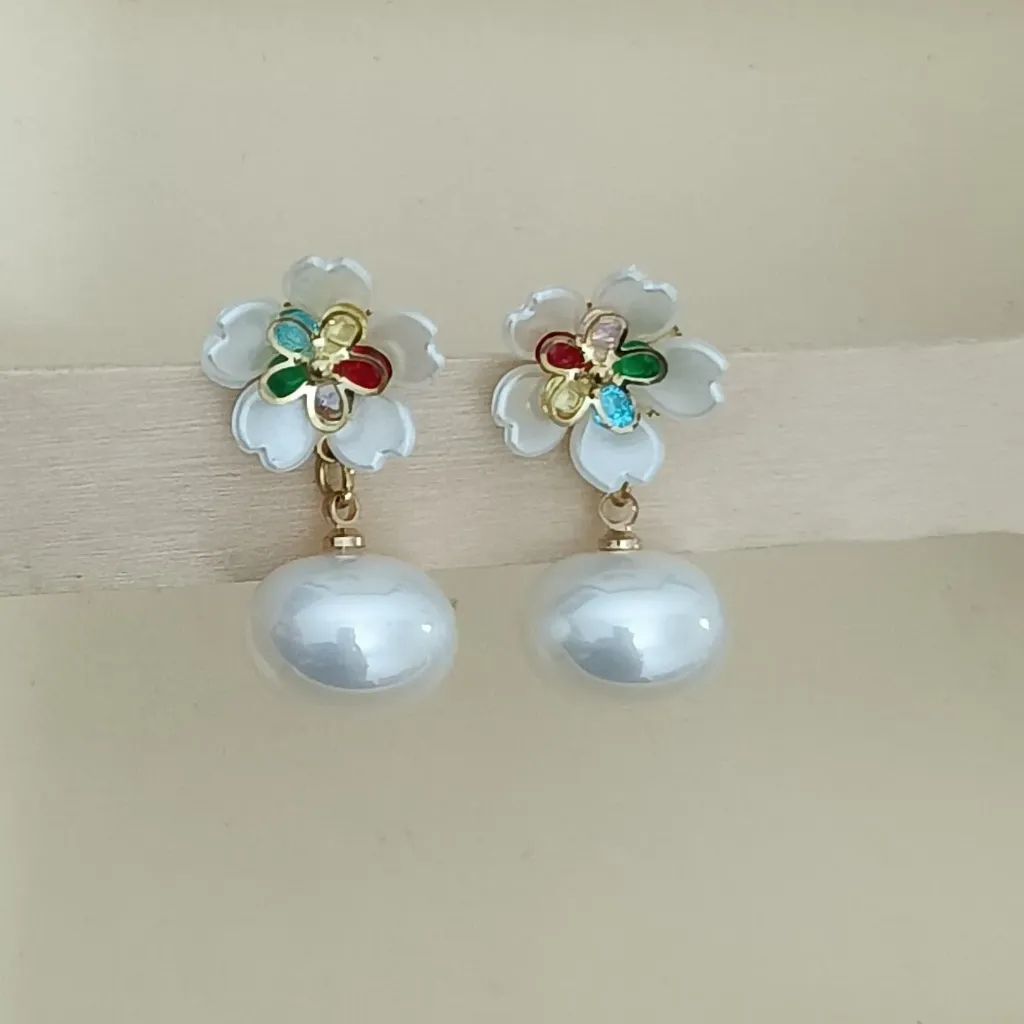 [ATEG041] Floral Pearl Drop Earrings – Anti Tarnish