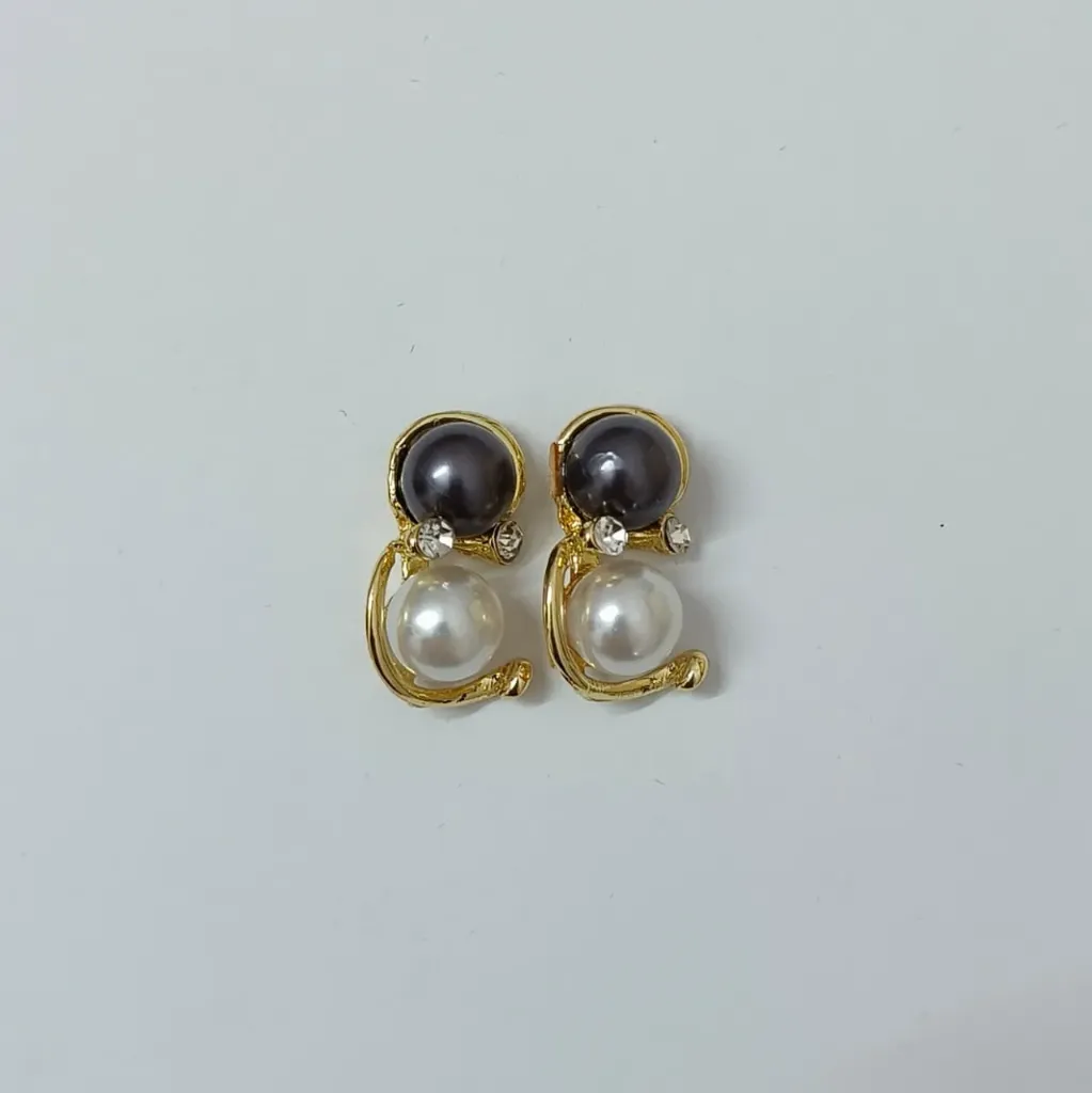 [ATEG001] Korean Dual Pearl Statement Stud Earrings – Anti Tarnish