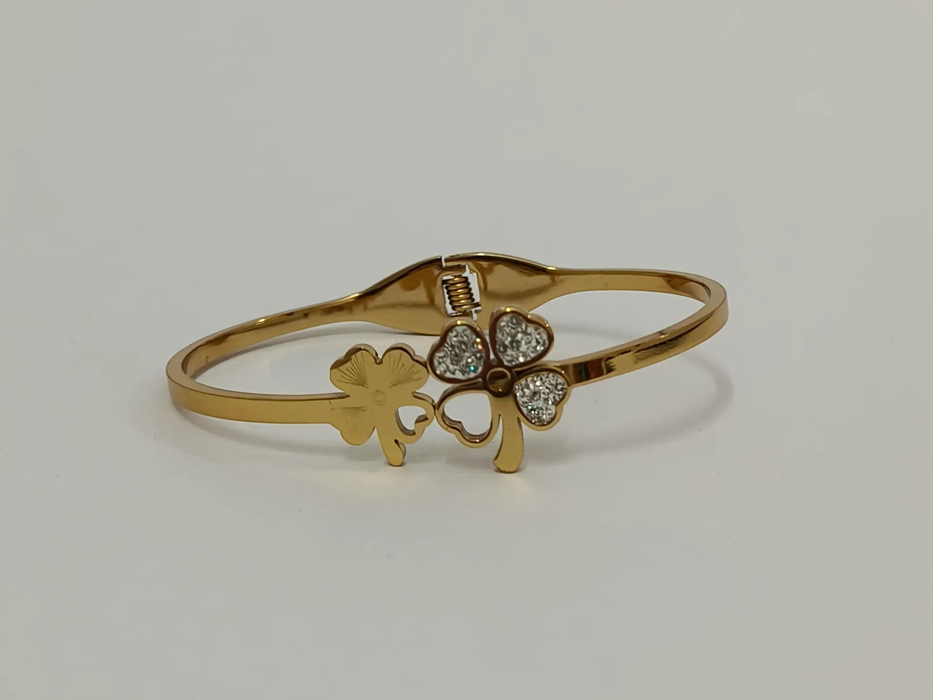 [ATBG016] Clover Charm Crystal Anti Tarnish Bracelet