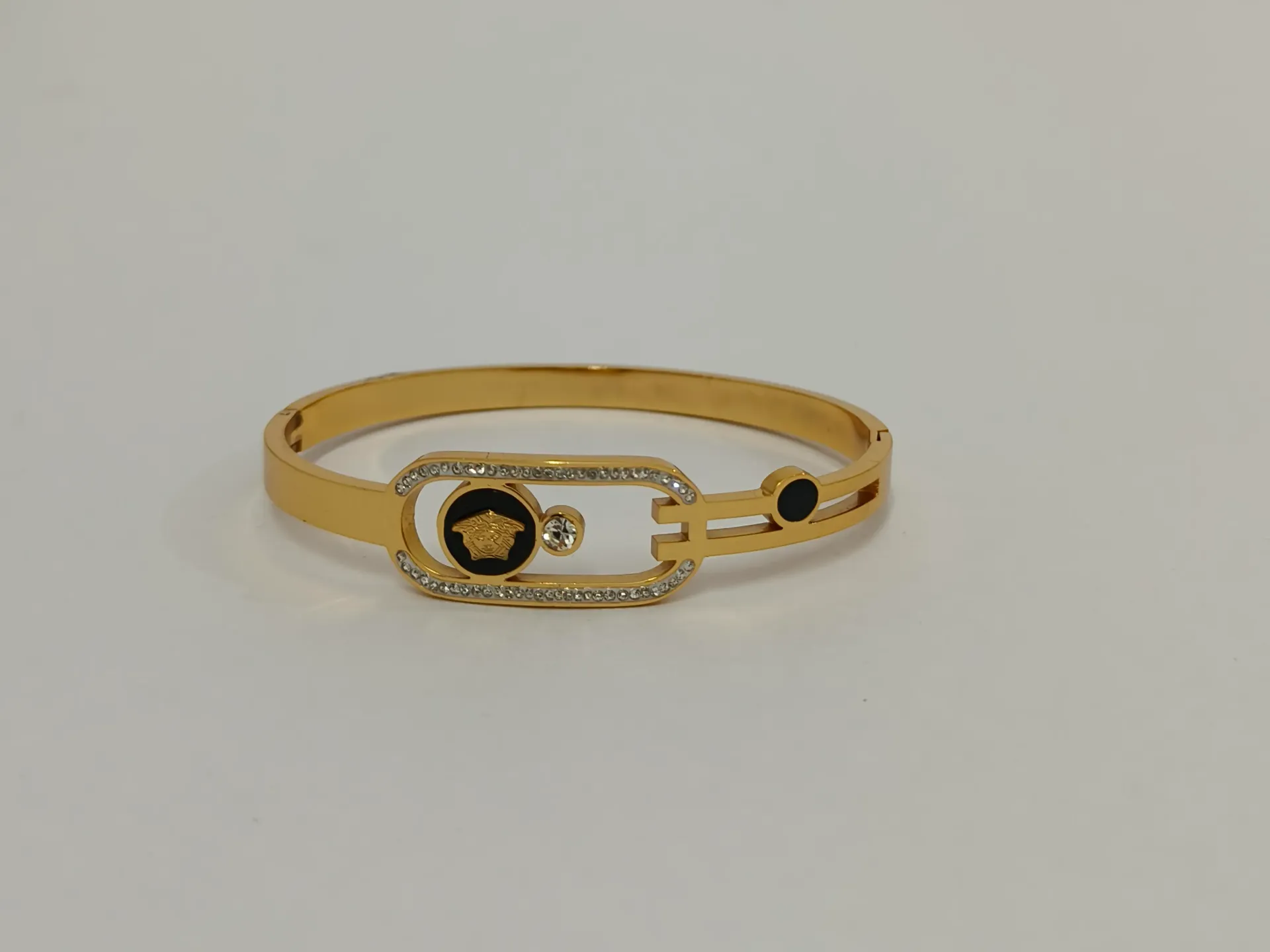 [ATBG017] Lion Emblem Crystal Anti Tarnish Bracelet