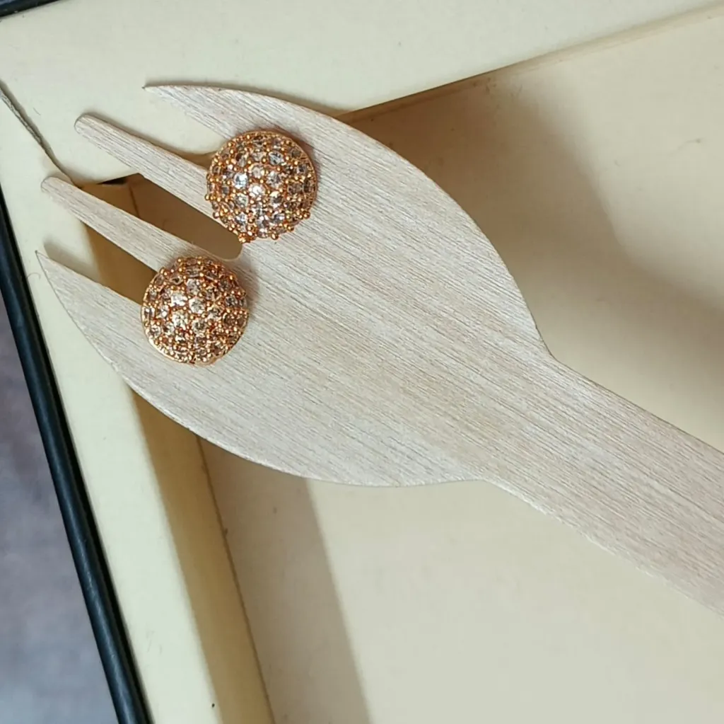 Sparkle Cluster Stud Earrings – Anti Tarnish