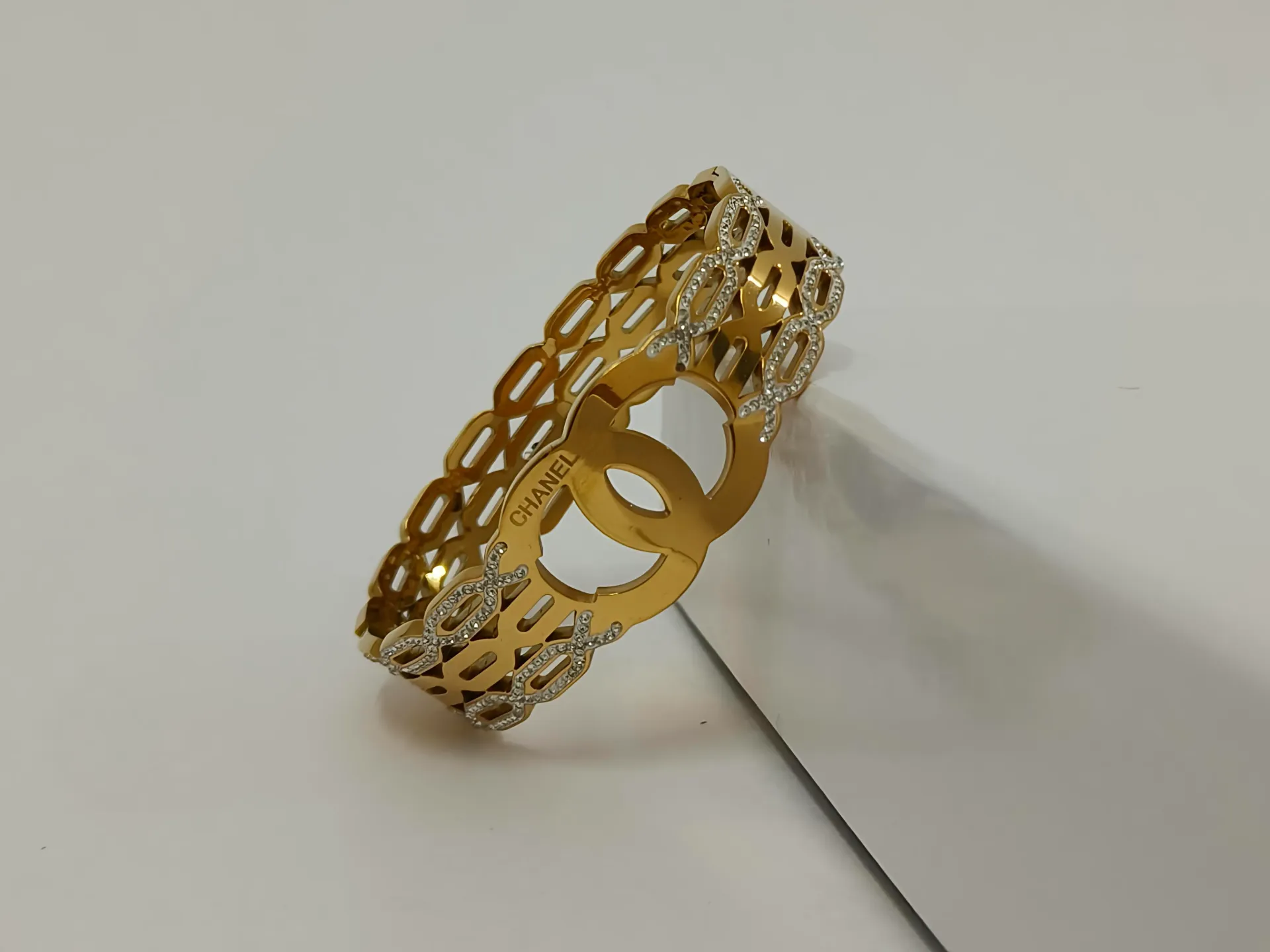 [ATBG025] Interlocking Motif Crystal Anti Tarnish Bracelet