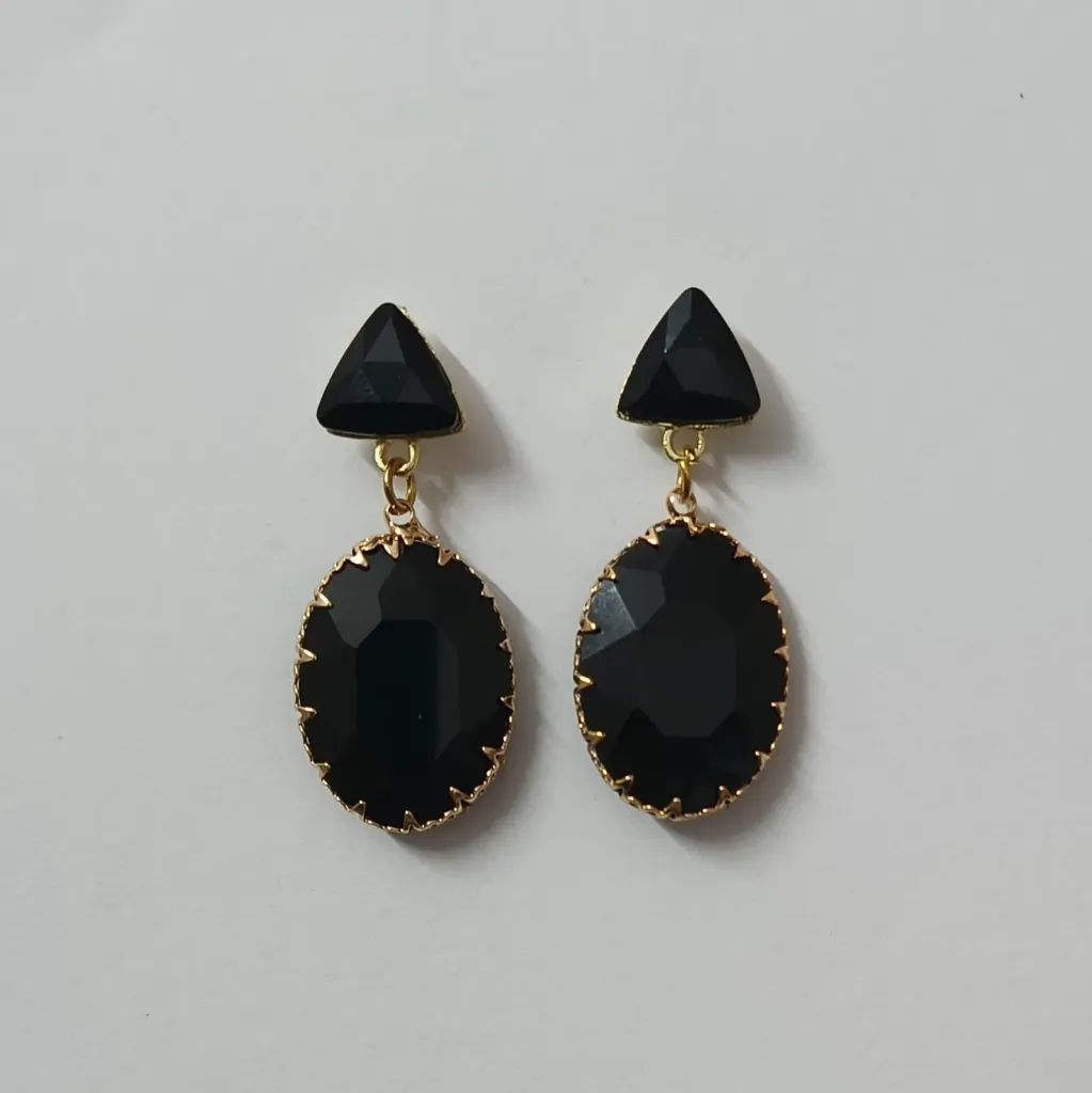 [ATEG030] Colored Crystal Oval Drop Earrings – Anti Tarnish (Black)