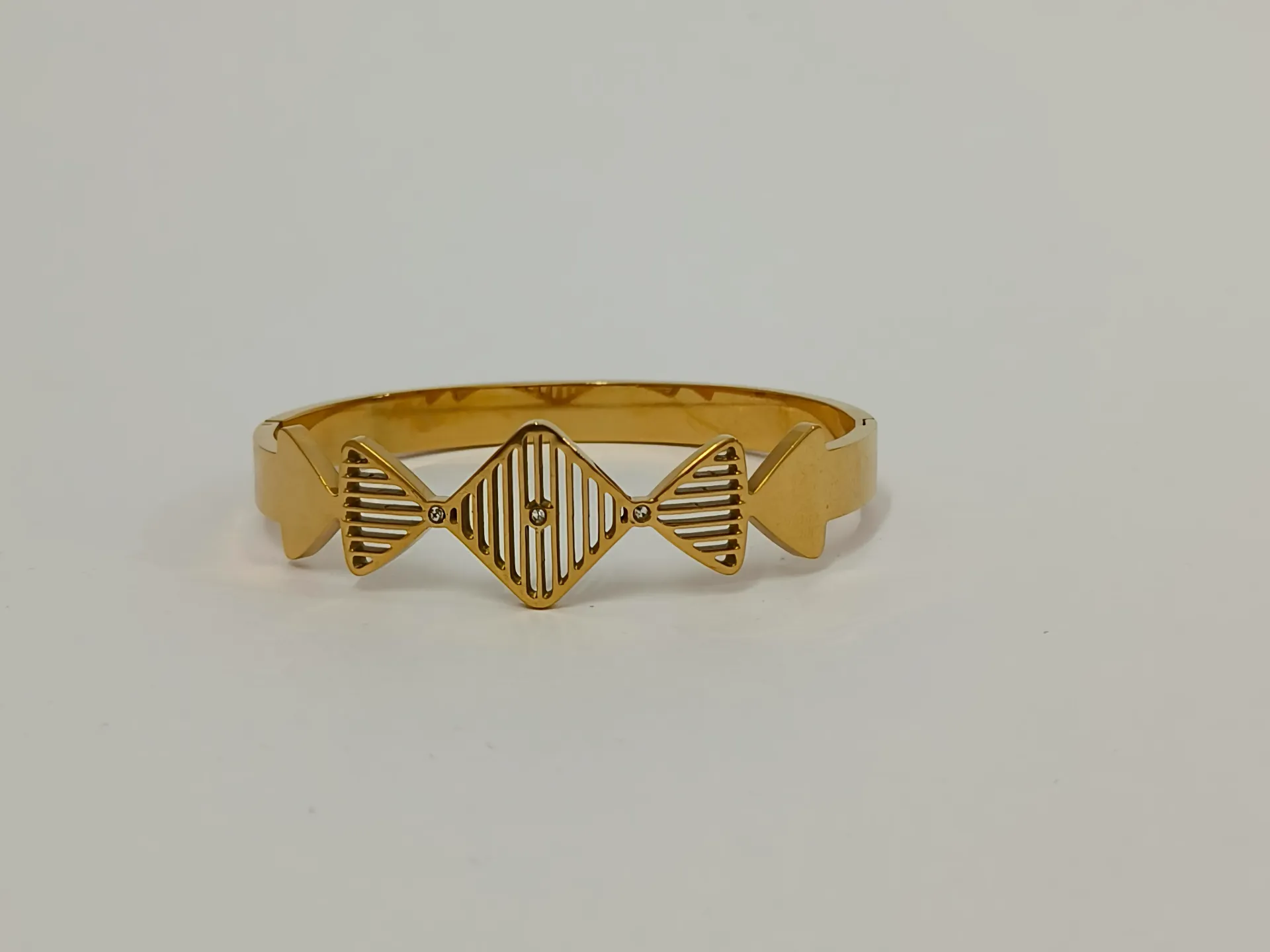[ATBG026] Geometric Cutwork Anti Tarnish Bracelet