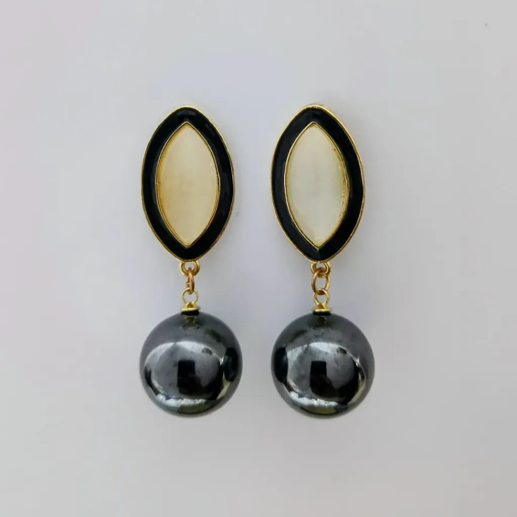 [ATEG051] Pearl Drop Earrings – Anti Tarnish (Black)