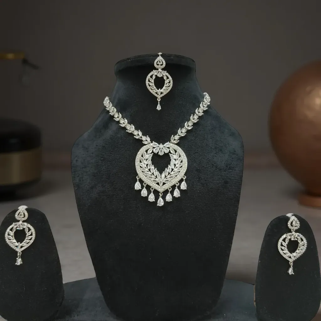 [SAD003] Leaf Motif Elegance American Diamond Necklace Set