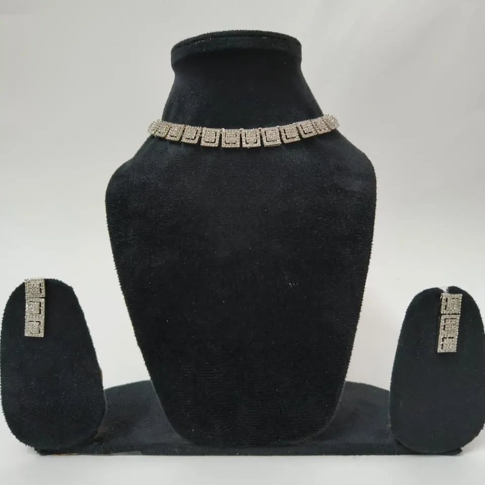 [SAD013] Classic Square Halo Necklace Set – American Diamond