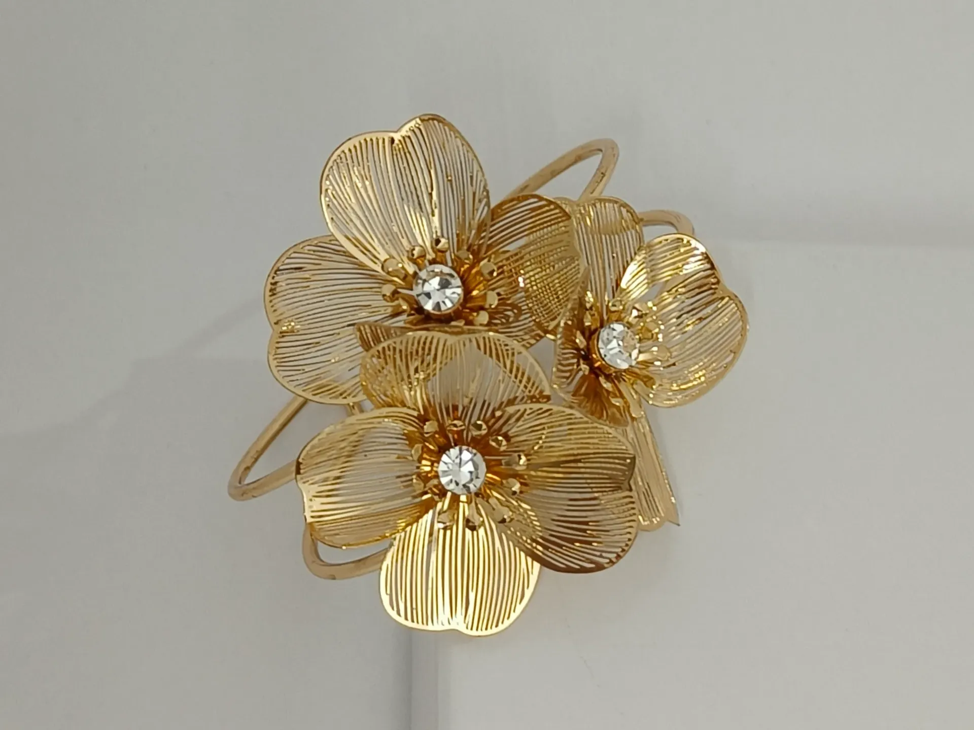 [ATBG035] Crystal Bloom Floral Anti Tarnish Bracelet