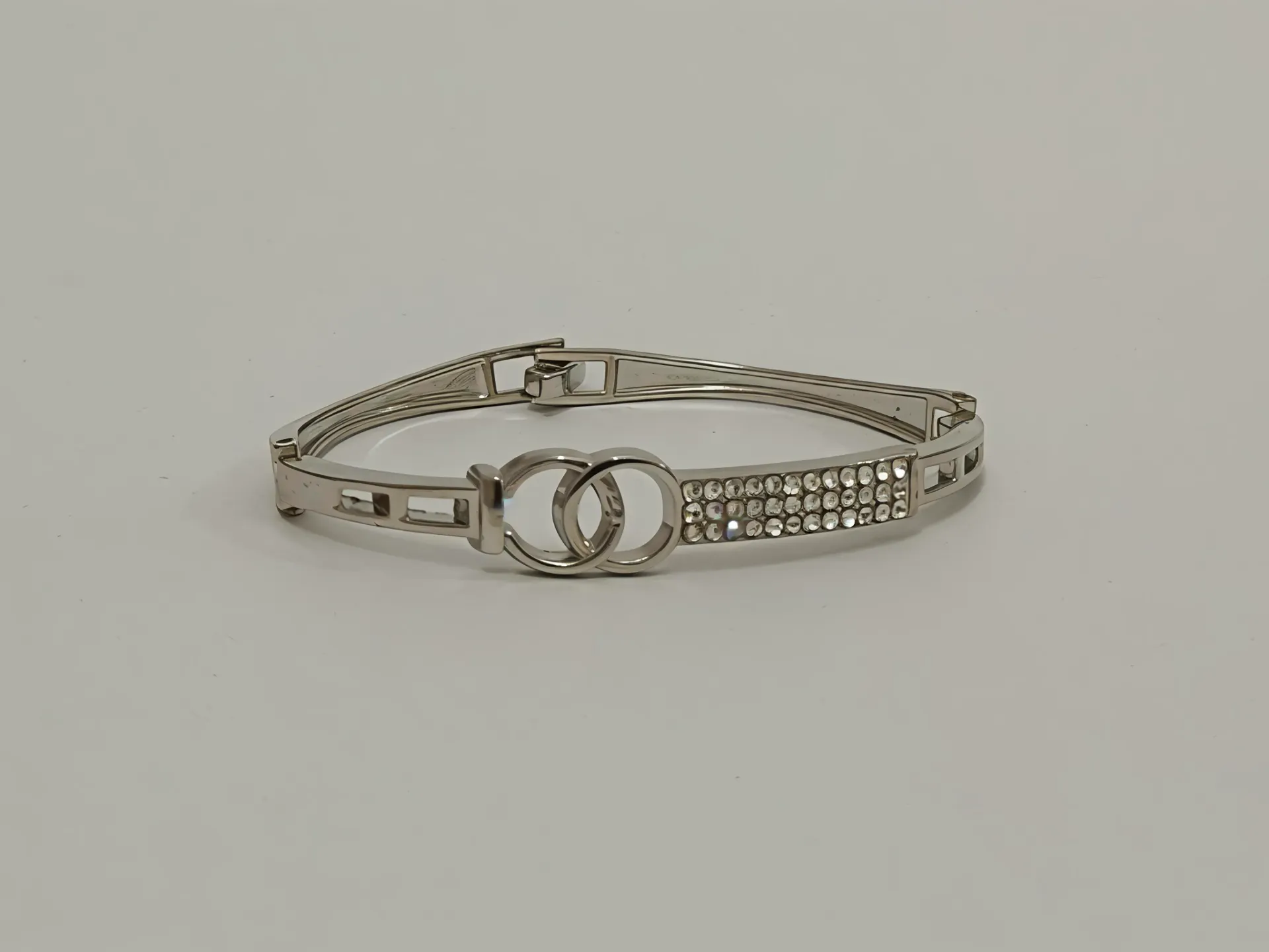 Interlinked Circle Crystal Anti Tarnish Bracelet