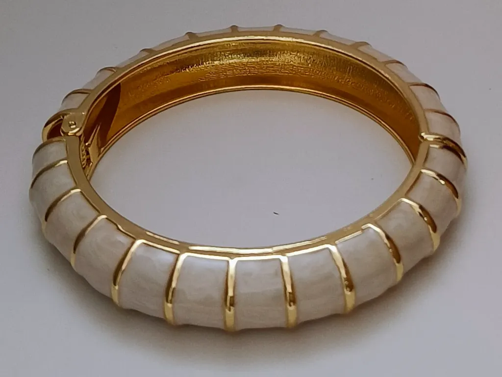 [ATBE001] Ivory Enamel Ribbed Anti Tarnish Bracelet
