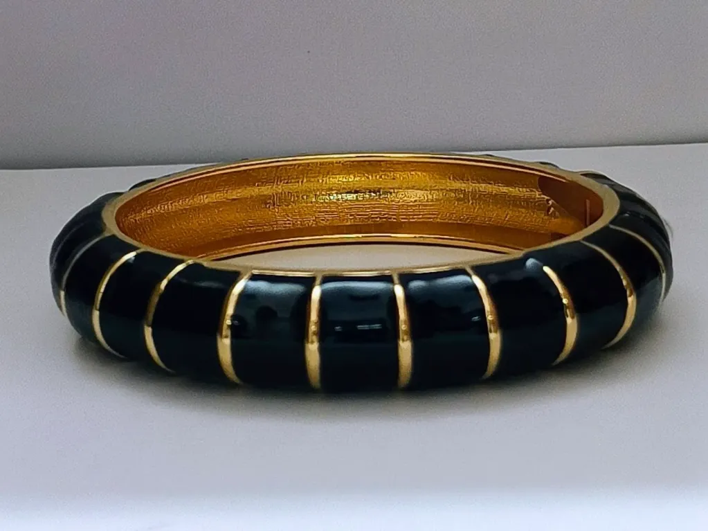 [ATBE004] Black Enamel Ribbed Anti Tarnish Bracelet