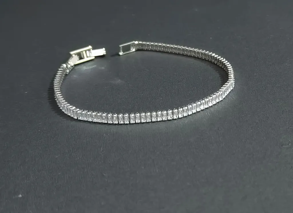 [ATBCS003] Sleek Line Tennis Chain Bracelet