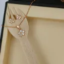Classic Daisy Sparkle Pendant Set